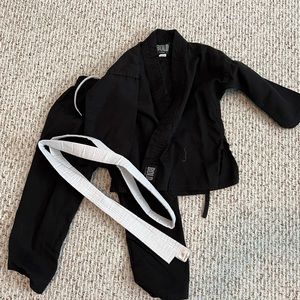 BOLD LOOK black martial arts outfit